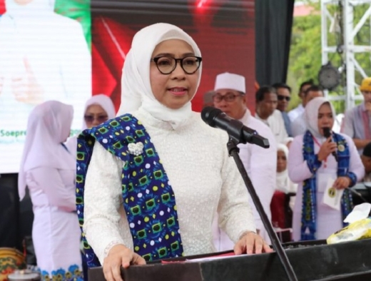 Yasti Soepredjo Mokoagow Bagikan 1.000 Paket Sembako dan 7 Jamaah Dapat Umrah Gratis