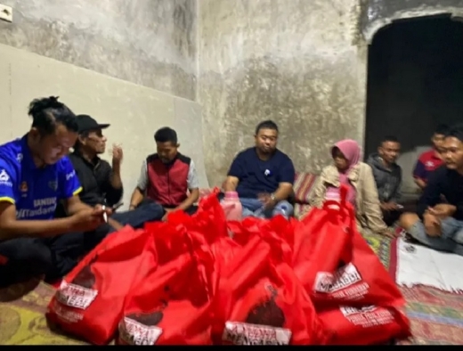 Yudha Puja Turnawan Kunjungi Korban Kebakaran dan Salurkan Bantuan, di Desa Majasari