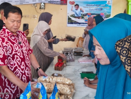 Rokhmin Dahuri ke UMKM Pesisir Cirebon: Barang Mudah Laku Jika Kualitas dan Kemasannya Menarik 