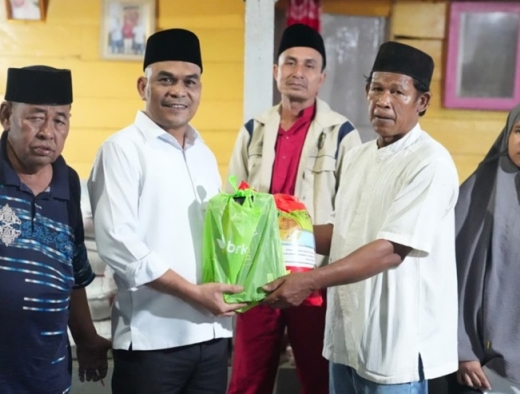 Kaderismanto Salurkan Paket Sembako dan Uang Santunan Bagi Anak Yatim dan Dhuafa di Ponpes Nurul Tauhid