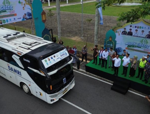Krisantus Melepas Keberangkatan 1.210 Peserta Mudik Gratis Khatulistiwa 2026