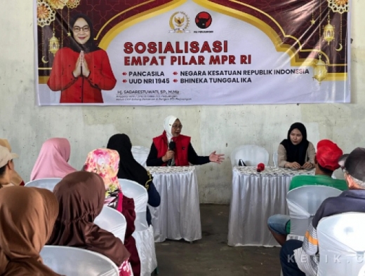 Sadarestuwati Sosialisasi Empat Pilar Kebangsaan Kepada Masyarakat di Kec. Bareng, Jombang