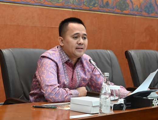 Mufti Anam Cecar Dirut PT Semen Indonesia (SIG) Soal Kinerja: Laba Jauh dari Optimal