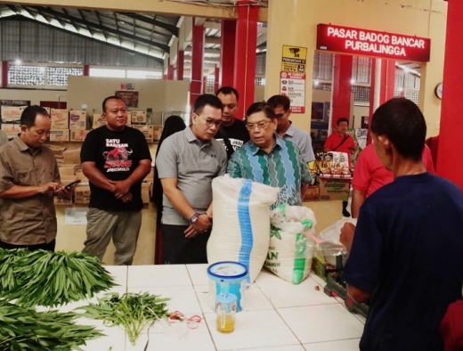 Utut Adianto Cek Harga dan Serap Aspirasi ke Pasar Badog Purbalingga 