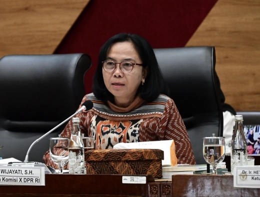 MY Esti Tegaskan Haram Hukumnya Anak Indonesia Tidak Sekolah!