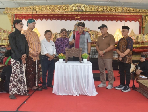 Lawan Arus Budaya Instan, Danang Maharsa Puji Kegigihan Dalang Muda Sleman