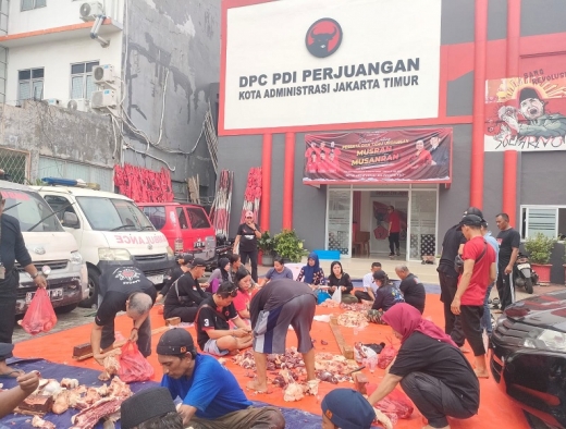 Peringati Hari Lahir Pancasila dan Bulan Bung Karno, DPC PDI Perjuangan Jaktim Bagikan 1.000 Paket Sedekah Daging