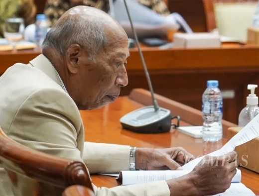 Usia Pensiun Polri, Wayan Sudirta: Usulan yang Membedakan Bintara dan Tamtama dengan Perwira Perlu Dikaji Mendalam
