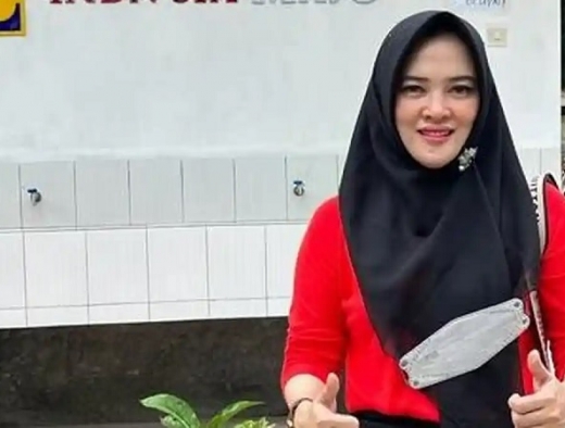 Sarifah Ainun Jariyah Bantu Penyediaan Alat Bantu Dengar Bagi Bu Yoni, Peserta Program BSPS