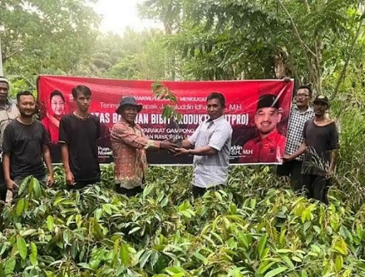 Jamaluddin Idham Salurkan 7.500 Bibit Produktif ke Sejumlah Kelompok Tani Hutan di Nagan Raya dan Aceh Barat