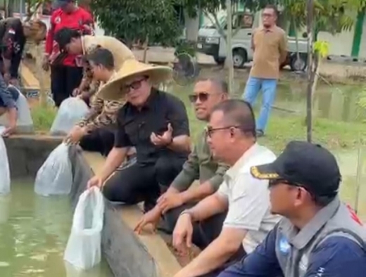 Sujiwo: Gerakan Tebar Benih Ikan di Lingkungan Sekolah, Langkah Strategis Dukung Ketahanan Pangan