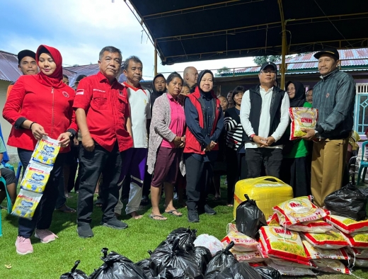 Risma Salurkan Bantuan PDI Perjuangan untuk Korban Gempa Sulteng, Sampaikan Perhatian Megawati kepada Warga Terdampak