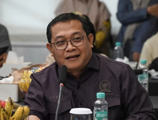Harga Telur Anjlok, Sonny Danaparamita Desak Kementan Percepat Bantuan Bagi Peternak Ayam Petelur