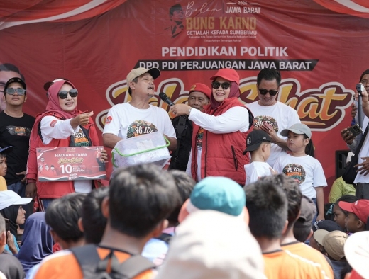 Jalan Sehat Bulan Bung Karno di Pangandaran, Ida Nurlaela Ajak Generasi Muda Teladani Pemikiran Bung Karno