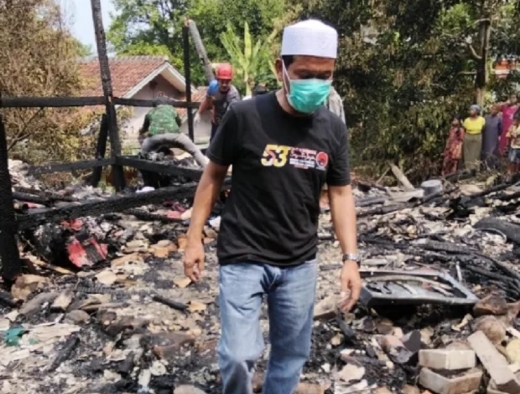 Junajah Jajah Nurdiansyah Pastikan Dorong Pembangunan Kembali Rumah Korban Kebakaran di Palabuhanratu