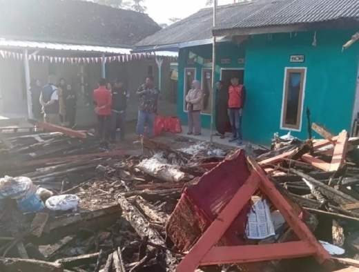 Yudha Puja Turnawan Dorong Pemerintah dan Masyarakat Bantu Pemulihan Korban Kebakaran di Cikajang