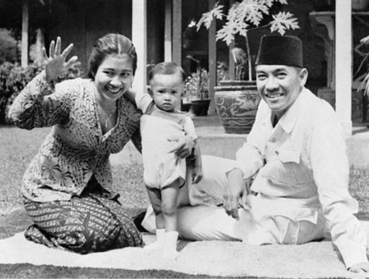 Dini Hari yang Menggetarkan, Ketika Tangisan Bayi Menghentikan Laju Sejarah