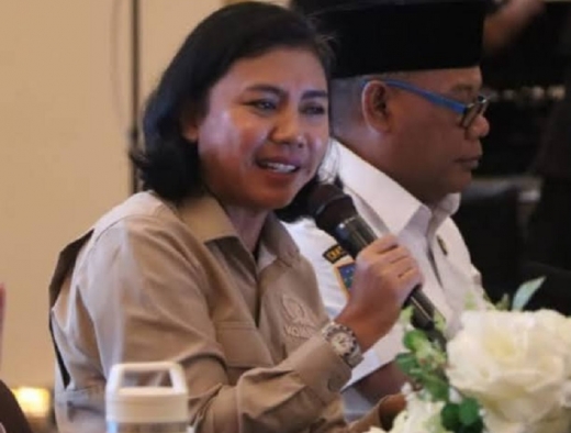 Irine Yusiana Roba Tanggapi Keluhan Warga Soal Saluran Air di Halmahera Timur