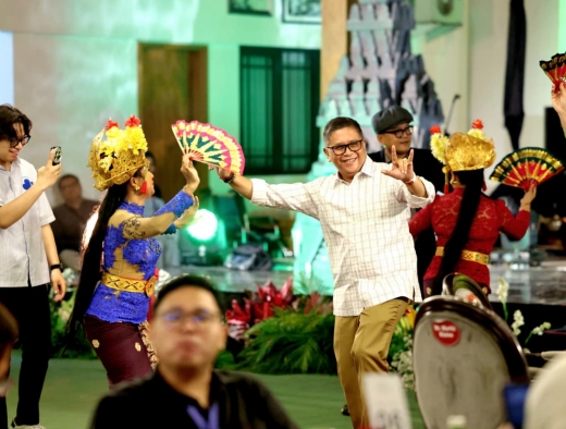 Di Desa Kelahirannya, Hasto Ajak Delegasi Asia Resapi Gamelan sebagai Harmoni Demokrasi