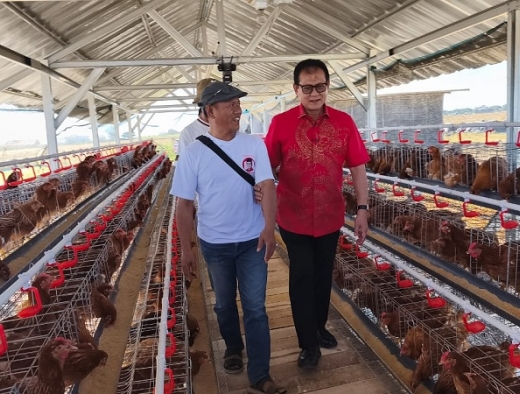 Program Bantuan Ayam Petelur, Rokhmin: Pacu Ekonomi Warga Mandiri dan Berkelanjutan