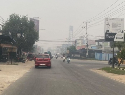 Kabut Asap Pekat di Singkawang, Tjhai Chui Mie Wajibkan Pakai Masker Saat Keluar Rumah 