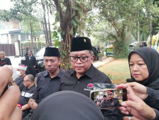 Guruh Soekarnoputra Tutup Usia, PDI Perjuangan Instruksikan Kibarkan Bendera Setengah Tiang