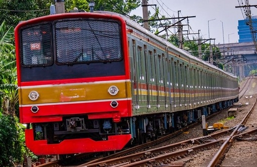 KRL Rangkasbitung Over kapasitas, Sofwan Dedy Minta Kemenhub dan PT KAI Perpendek Headway Jadi 4 Menit