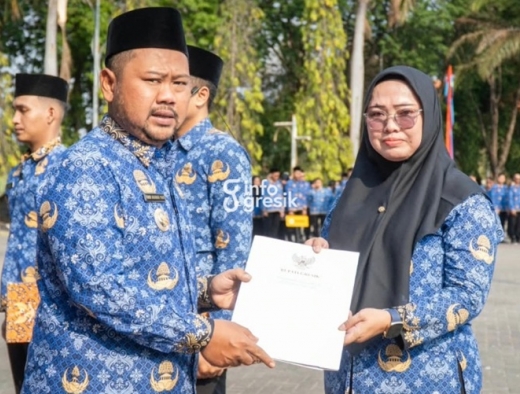 Bupati Gresik Serahkan SK PPPK Paruh Waktu dan Pastikan TPP PNS Tak Dipotong