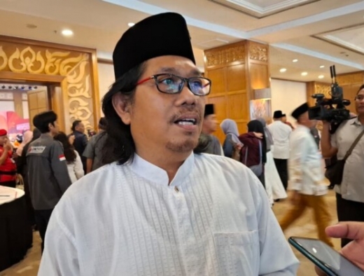 Buleks Minta Pemkot Surabaya Tindak Tegas Provider Pelanggar Kabel Utilitas 