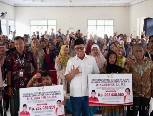 Abidin Fikri Salurkan Alat Bantu Disabilitas Kepada 99 Warga Bojonegoro dan Tuban