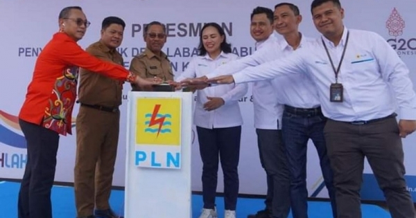 Deddy Dan Petinggi PLN Resmikan Listrik Di Malinau & Nunukan