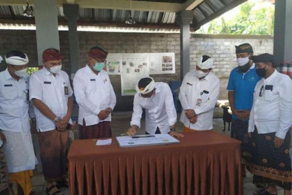 Jaya Negara Resmikan TPS 3R di Desa Pemogan