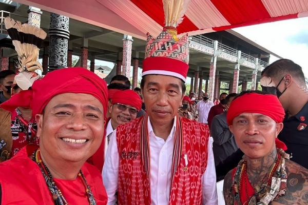 Lasarus Puji Jokowi di Temu Akbar Pasukan Merah