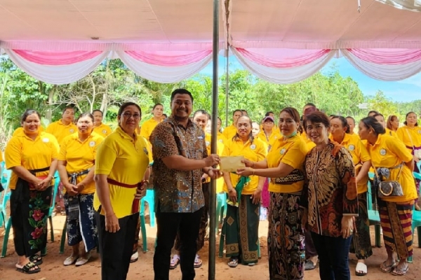 Dwinan dan Condrowati Kunjungi Serta Beri Bantuan di Dua Kabupaten di Lampung