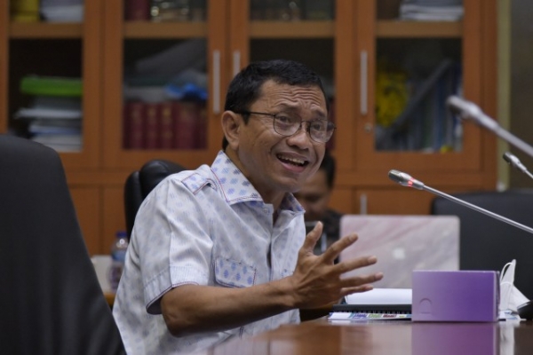 Rahmad Persilakan Ajukan Judicial Review ke MK Jika Tolak UU Ciptaker