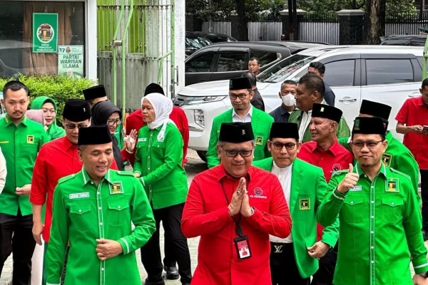 Hasto dan Pejabat Teras PDI Perjuangan Sambangi Markas PPP