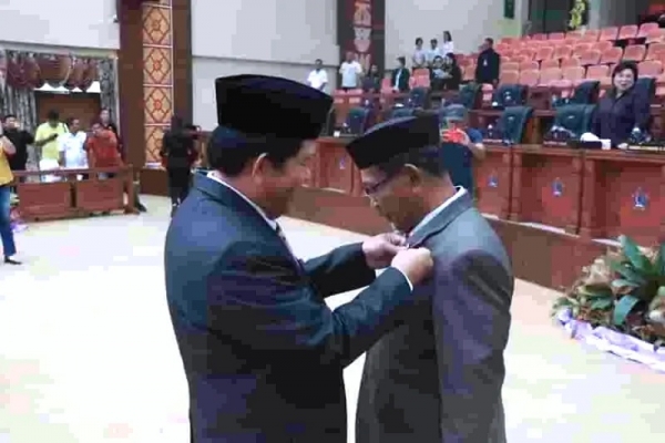 Husen Tuahuns Resmi Dilantik Anggota DPRD Sulawesi Utara