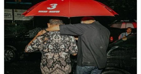 Foto Bareng Mantan Wakil Jokowi, Ganjar Pranowo: Teman Seperjuangan Tak Akan Balik Kanan