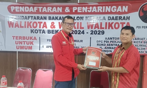 Adi Bunardi Tantang Tri Adhianto di Bursa Penjaringan Bacalon Wali Kota dari PDI Perjuangan Kota Bekasi