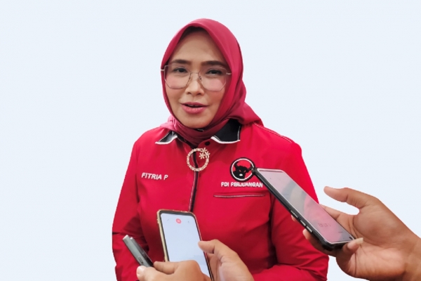 Fitria Pamungkaswati & Jafarudin Ambil Formulir Pendaftaran Bakal Calon Wali Kota Cirebon
