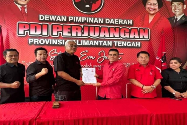 Jubair Arifin Resmi Mendaftarkan Diri Maju Pilkada Kobar ke DPD PDI Perjuangan Kalteng