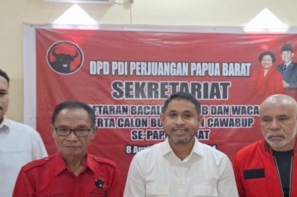 Tiga Calon Bupati Teluk Bintuni Telah Kembalikan Formulir Pendaftaran di PDI Perjuangan