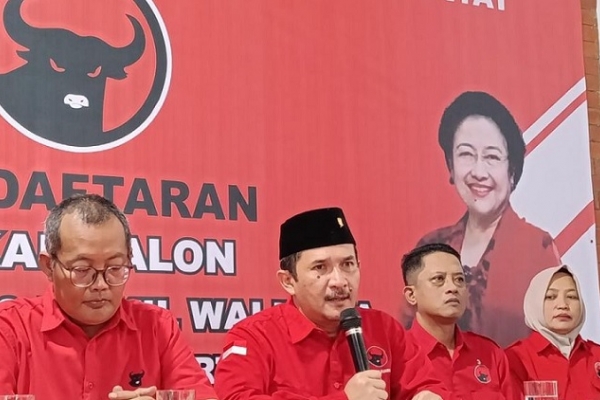 Eko Suwanto: Tokoh Masyarakat Ambil Formulir Pendaftaran Pilkada di DPC PDI Perjuangan Yogyakarta