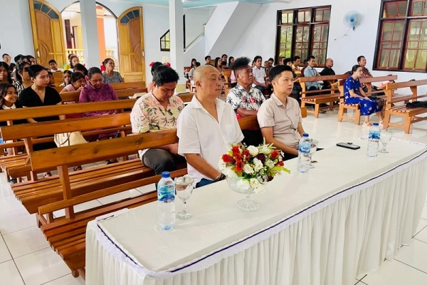 Cawabup Mario Seliang Ibadah Minggu Pagi di Jemaat GMIST Pangumbalerang Batuwuhu