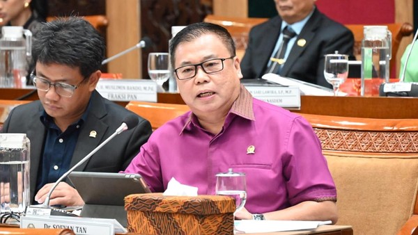 Sofyan Tan Ajak Mahasiswa Berani Koreksi Pernyataan Menteri Kebudayaan