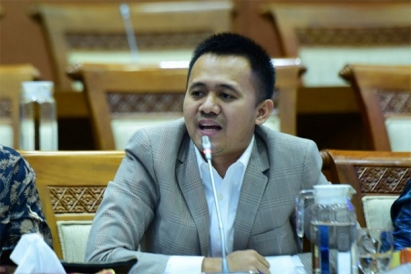 Mufti Anam Soroti Istri Para Direksi BUMN Ikut Mengatur Perusahaan: Itu Gila, Ini Bukan Rumah Tangga!