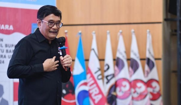 Djarot Saiful Hidayat Minta Jokowi Segera Intropeksi Diri