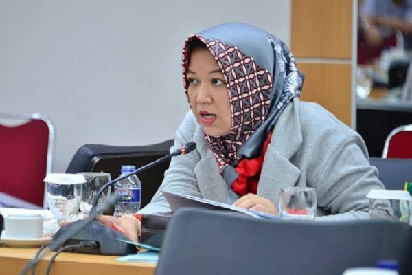 Yuke Yurike Sebut Keterbatasan Alat dan SDM, Kendala Penopingan Pohon di Jakarta