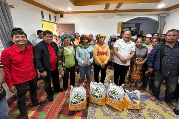 Rapidin Bantu BBM dan Petani Gotong Royong Sewa Traktor Untuk Jagung