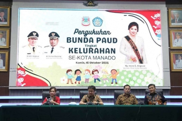 Andrei Angouw Kukuhkan Bunda PAUD Kelurahan se-Manado